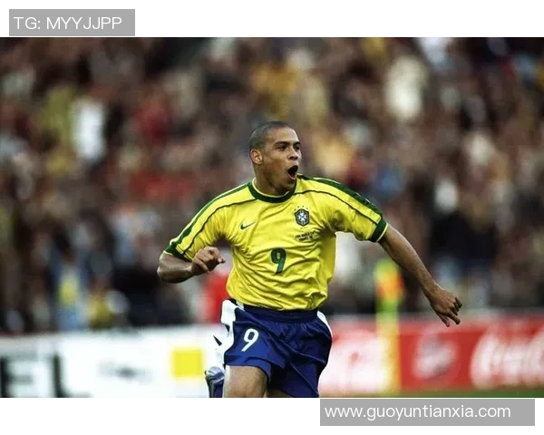 日本人眼中的足球明星魅力与影响力探讨 日本人眼中的足球明星魅力与影响力探讨