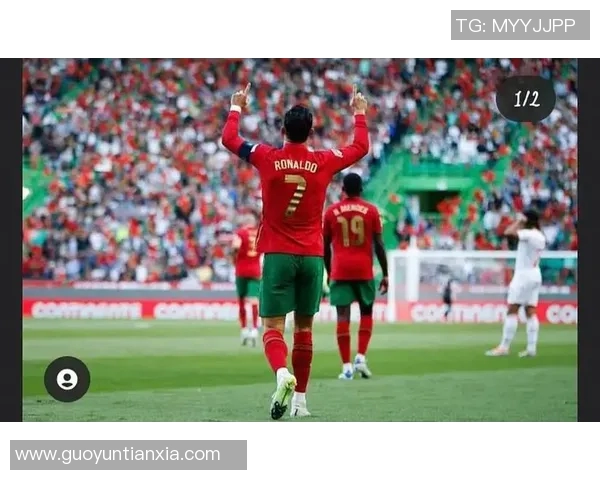 C罗在足球明星聚会上意外未能相遇的背后故事揭秘